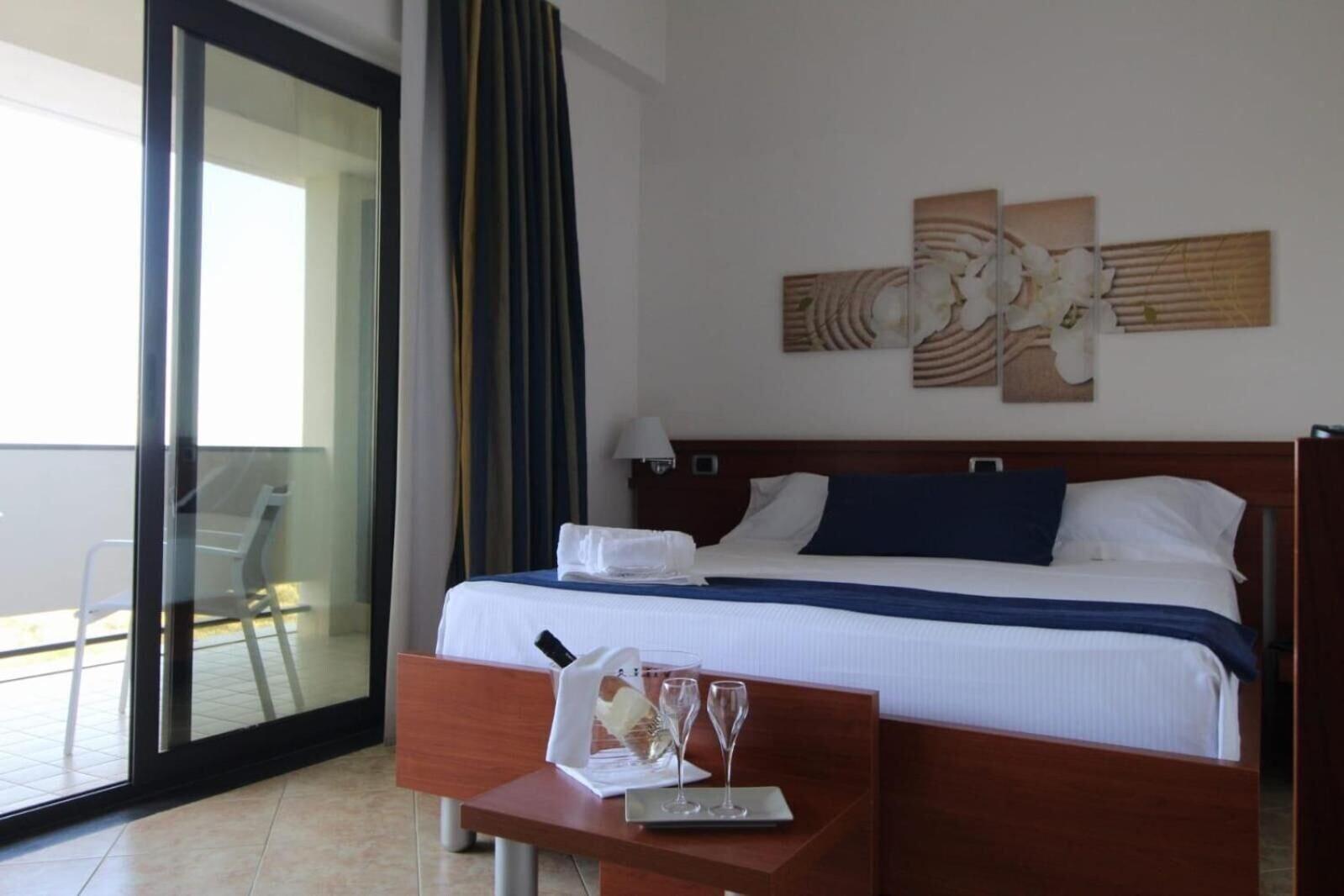 Park Hotel Mirabeau Montepaone Eksteriør billede